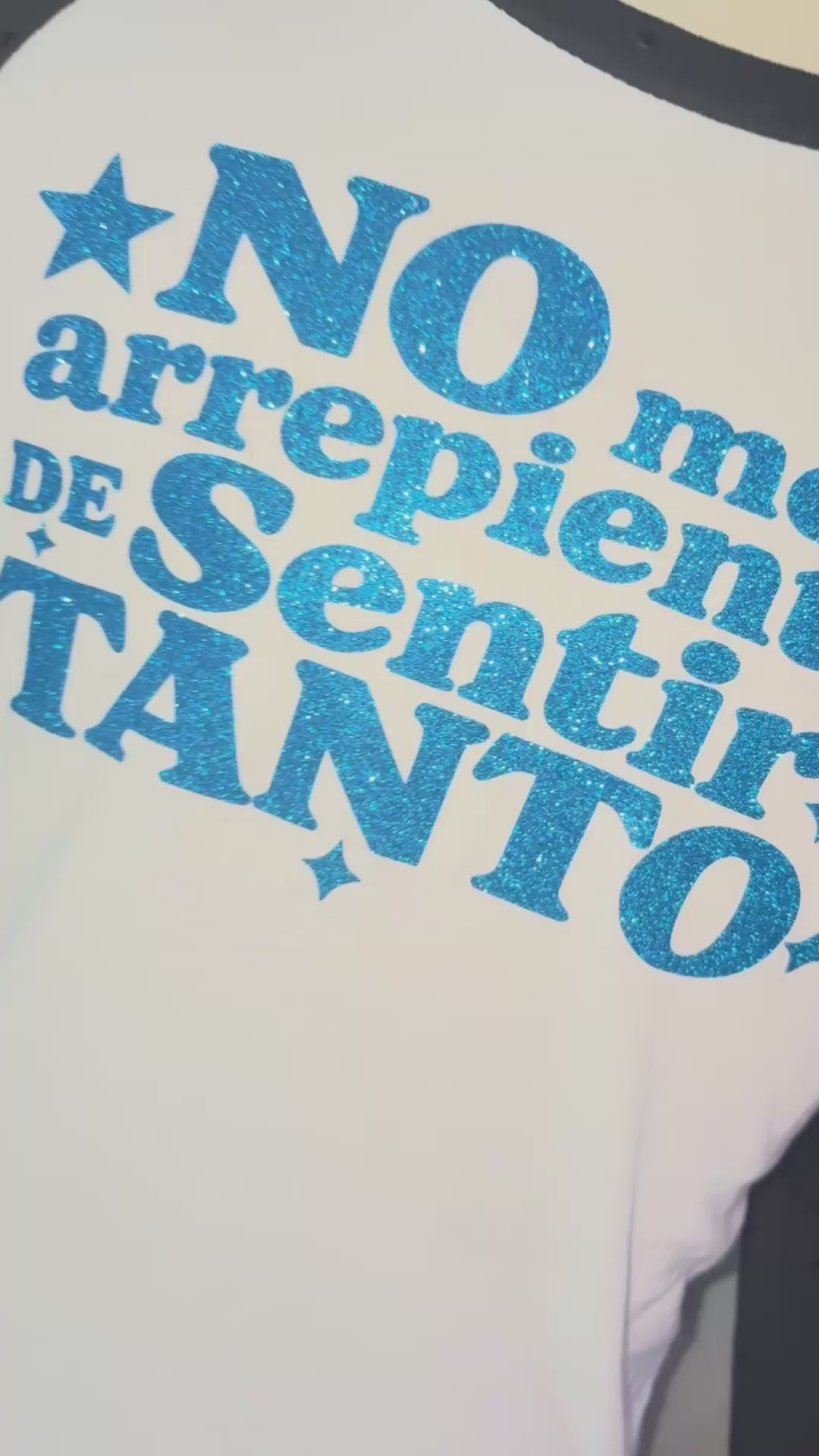 No me arrepiento de sentir tanto